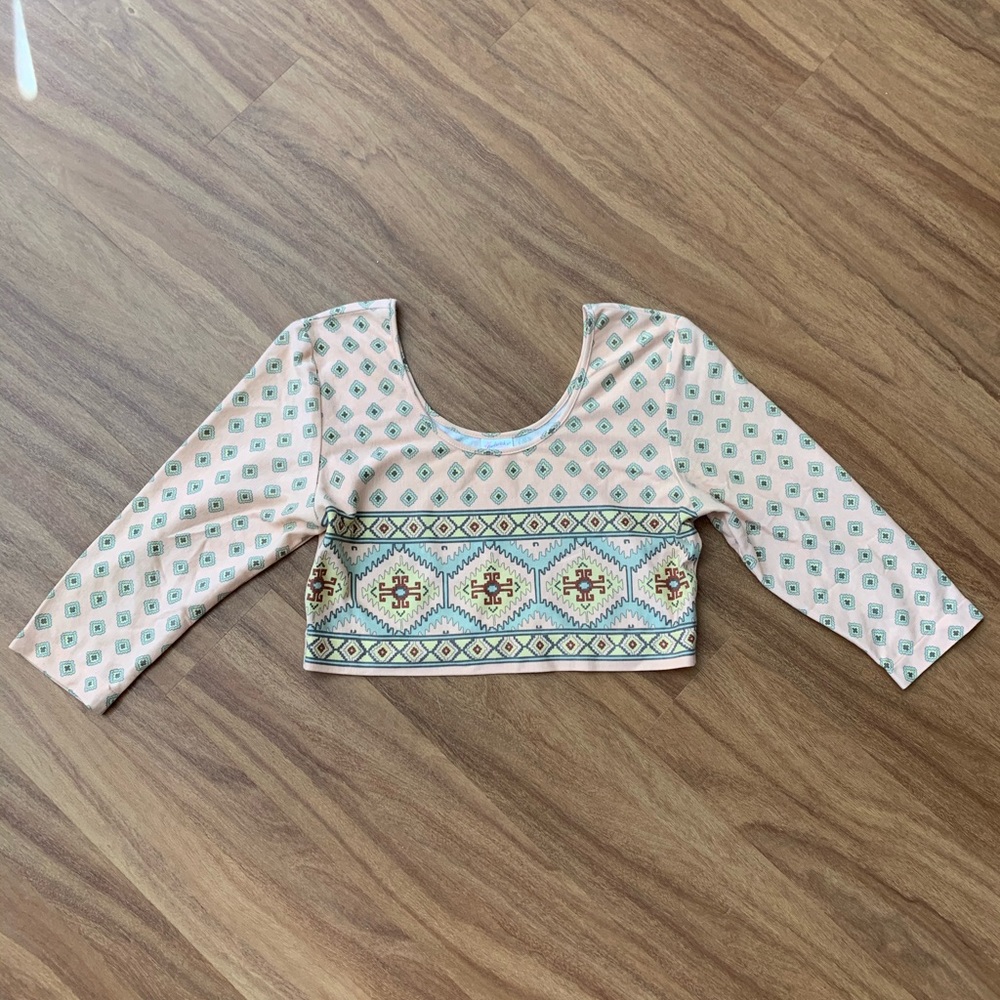 Cute 80’s Retro Cut Off Shirt